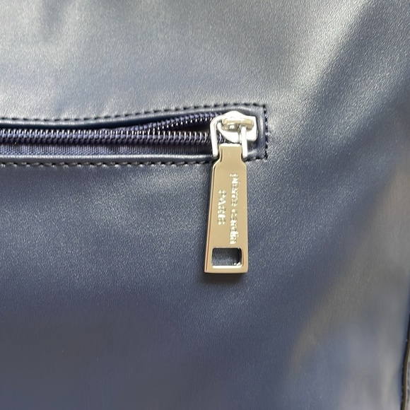 Original Pierre Cardin hand bag. Almost new. Only used once or twice. - Picture 2 of 3